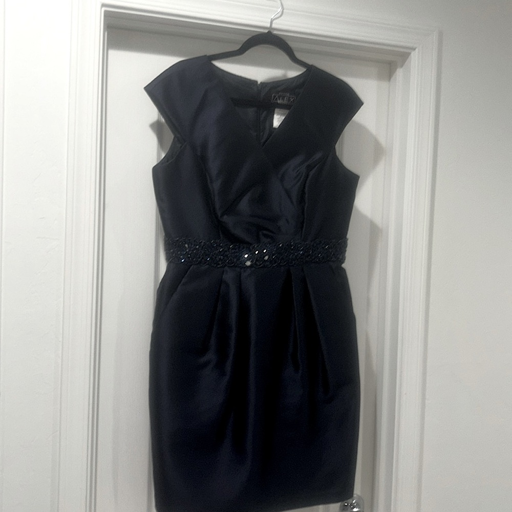 Elegant Navy Blue Formal Dress